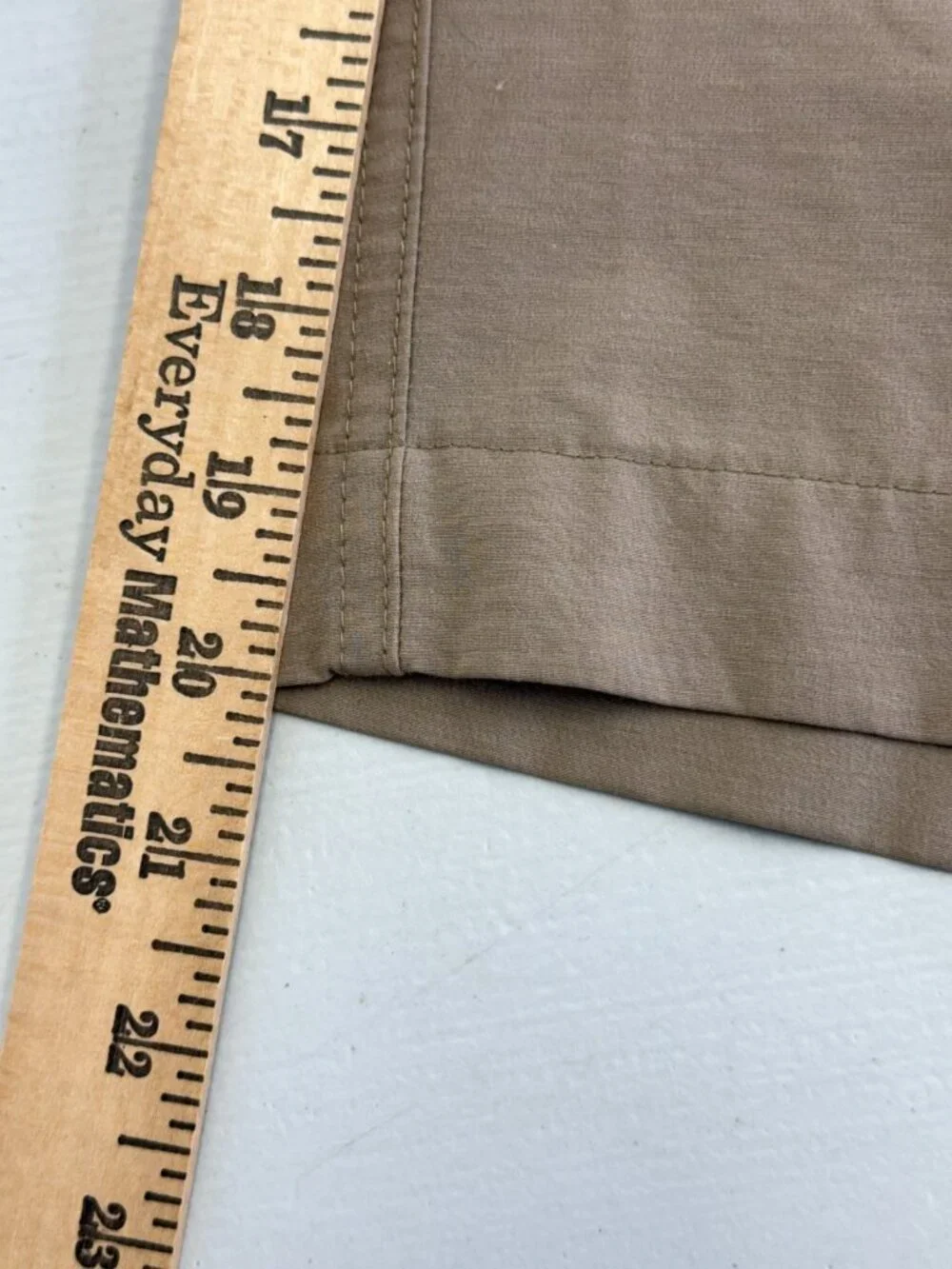 Faherty All Day Shorts Mens 40 Khaki Tan Performance Stretch Casual Lightweight